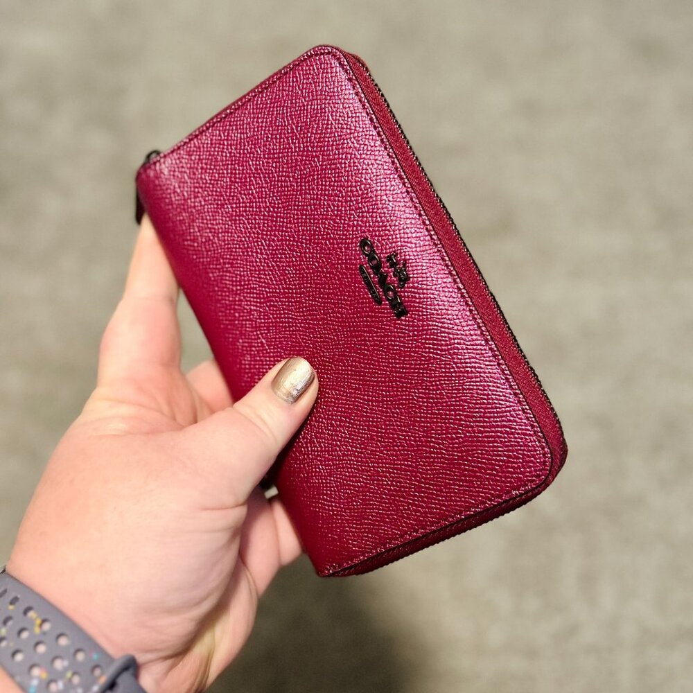 Coach Metallic Mauve Leather Zip Around Wallet (Item 59968)